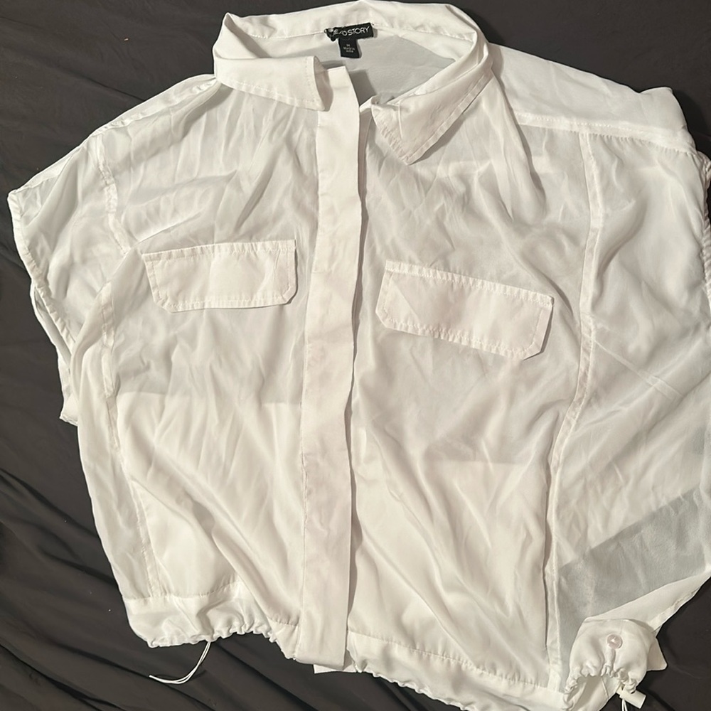 White/Collared/Button-Down/ Adjustable elastic hem/Shirt/ Worn Once/ Size 1X